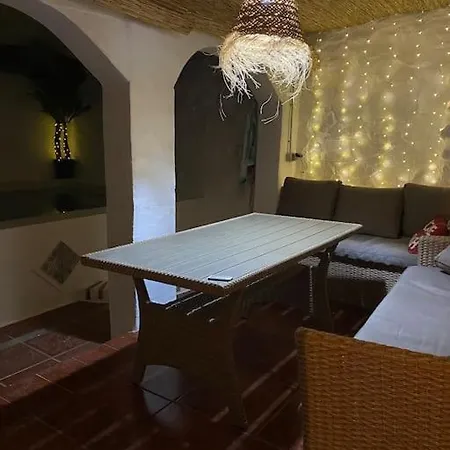 A Hidden Gem In Estepa. With Dip Pool, Wifi, Bbq!