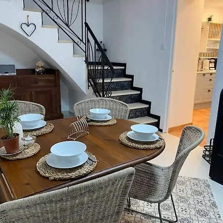 بيت للعطل A Hidden Gem In Estepa. With Dip Pool, Wifi, Bbq! إستيبا