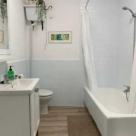 A Hidden Gem In Estepa. With Dip Pool, Wifi, Bbq! بيت للعطل إستيبا